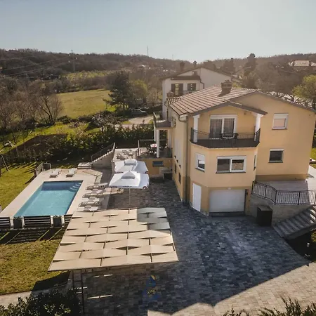 Vale By Awaytocroatia