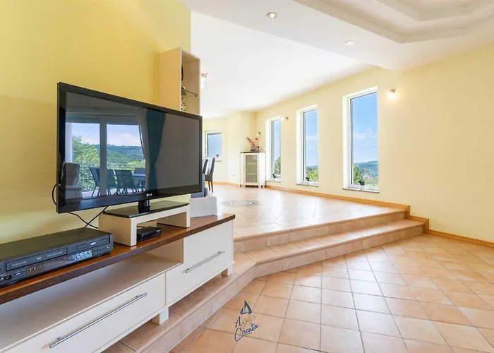 Vale By Awaytocroatia