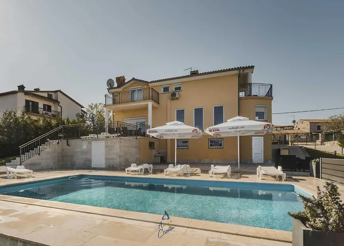 Vale By Awaytocroatia *